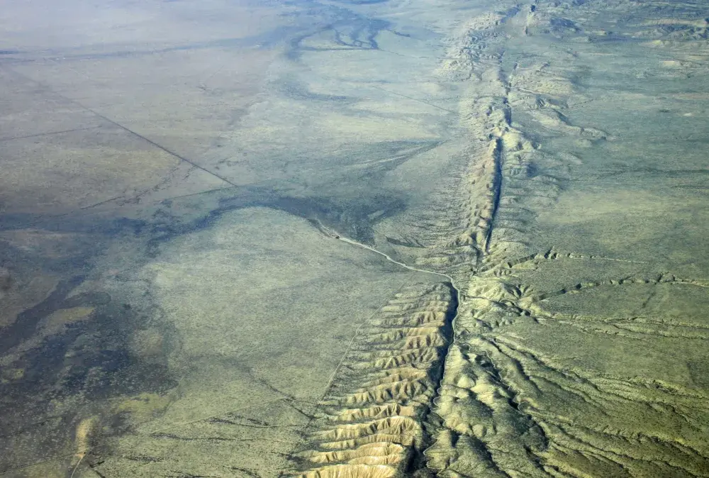 Uskok San Andreas: największa linia sejsmiczna Kalifornii - fakty i historia