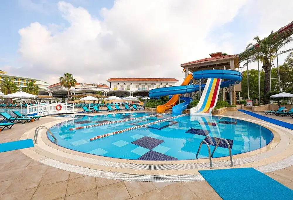 Hotel Crystal Paraiso Verde Resort & Spa - Twój raj w Turcji
