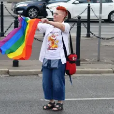 Co Polacy myślą o LGBT? Zaskakujące opinie i zmiany w społeczeństwie