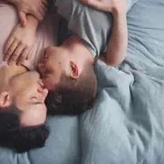 Darmowe filmy gejowskie - Oglądaj online darmowe filmy z udziałem gejów