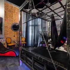 Kluby BDSM w Polsce: Gdzie Bezpiecznie Eksplorować Swoje Fantazje
