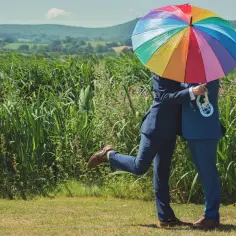 Gdzie można wziąć ślub LGBT? Najlepsze miejsca i porady prawne