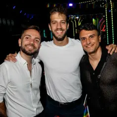 Gay Barcelona - kompletny przewodnik po najlepszych barach i klubach LGBTQ+