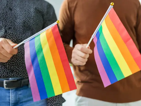 Biseksualność - Czy ma jedną przyczynę? Prawda vs. mity